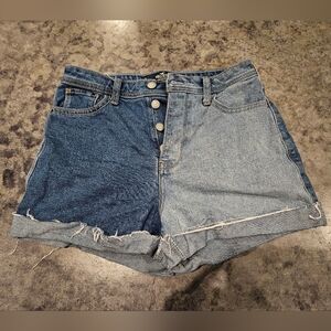 Hollister Ultra High Rise Mom Short 3"